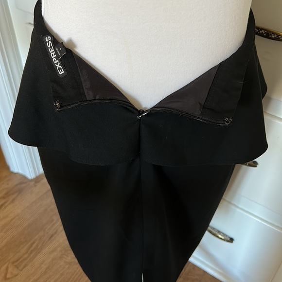 Express pencil skirt with peplum ruffle. Black. Excellent used condition. - Picture 4 of 9